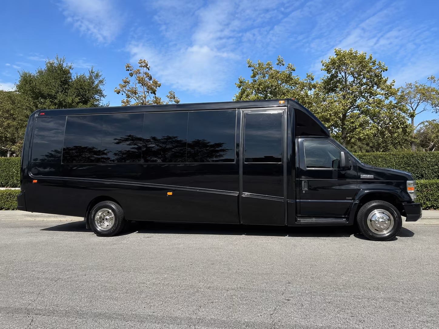 anaheim stress free transportation for your anaheim team or fan group
