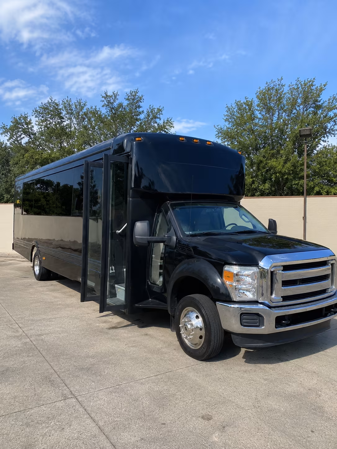 cerritos 20 passenger party bus