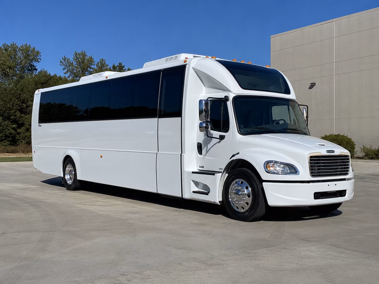 cerritos 28 passenger party bus