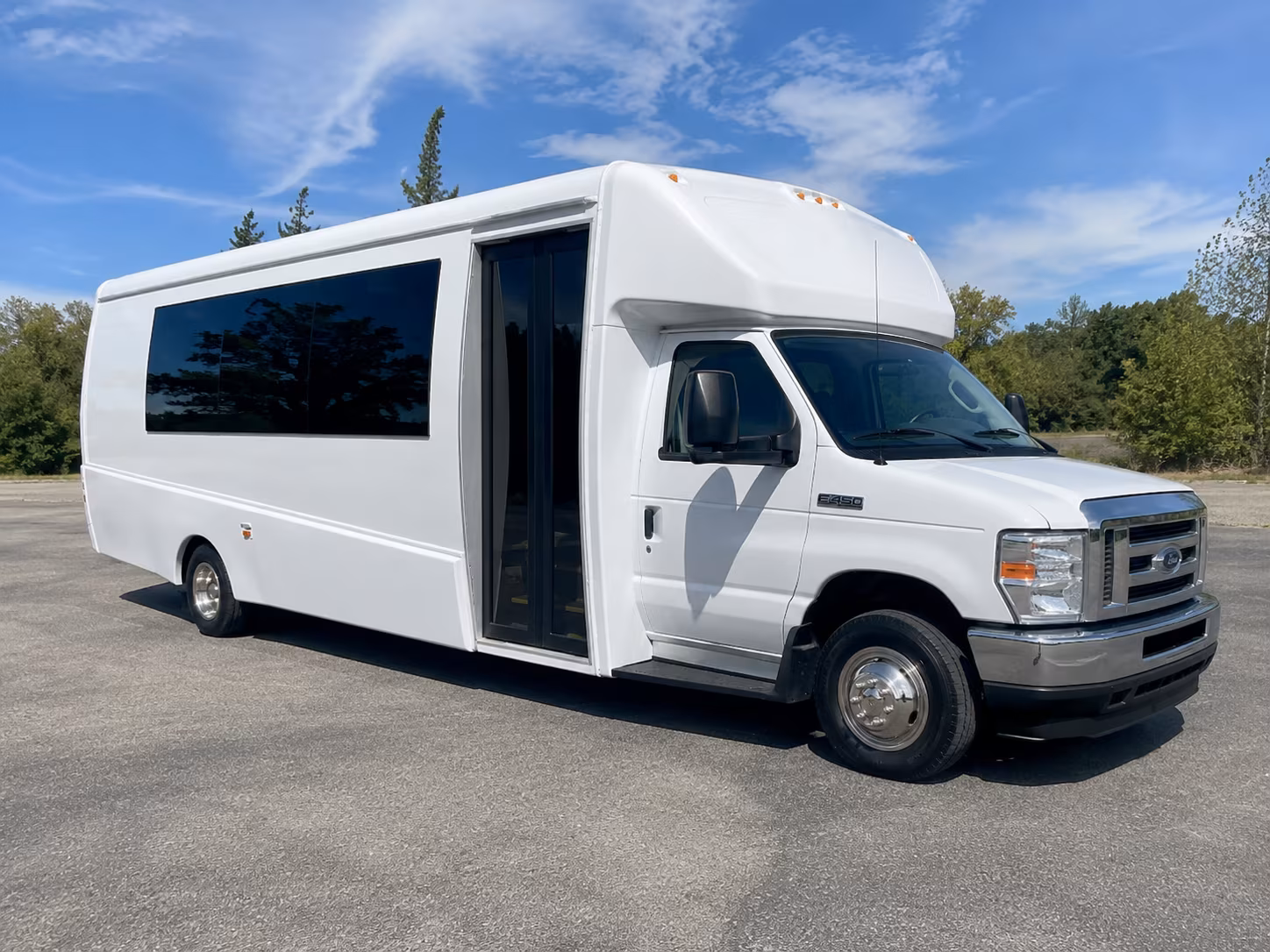 cerritoscharterbuscompany com connects you to party buses and sprinter vans perfect for the bridal party