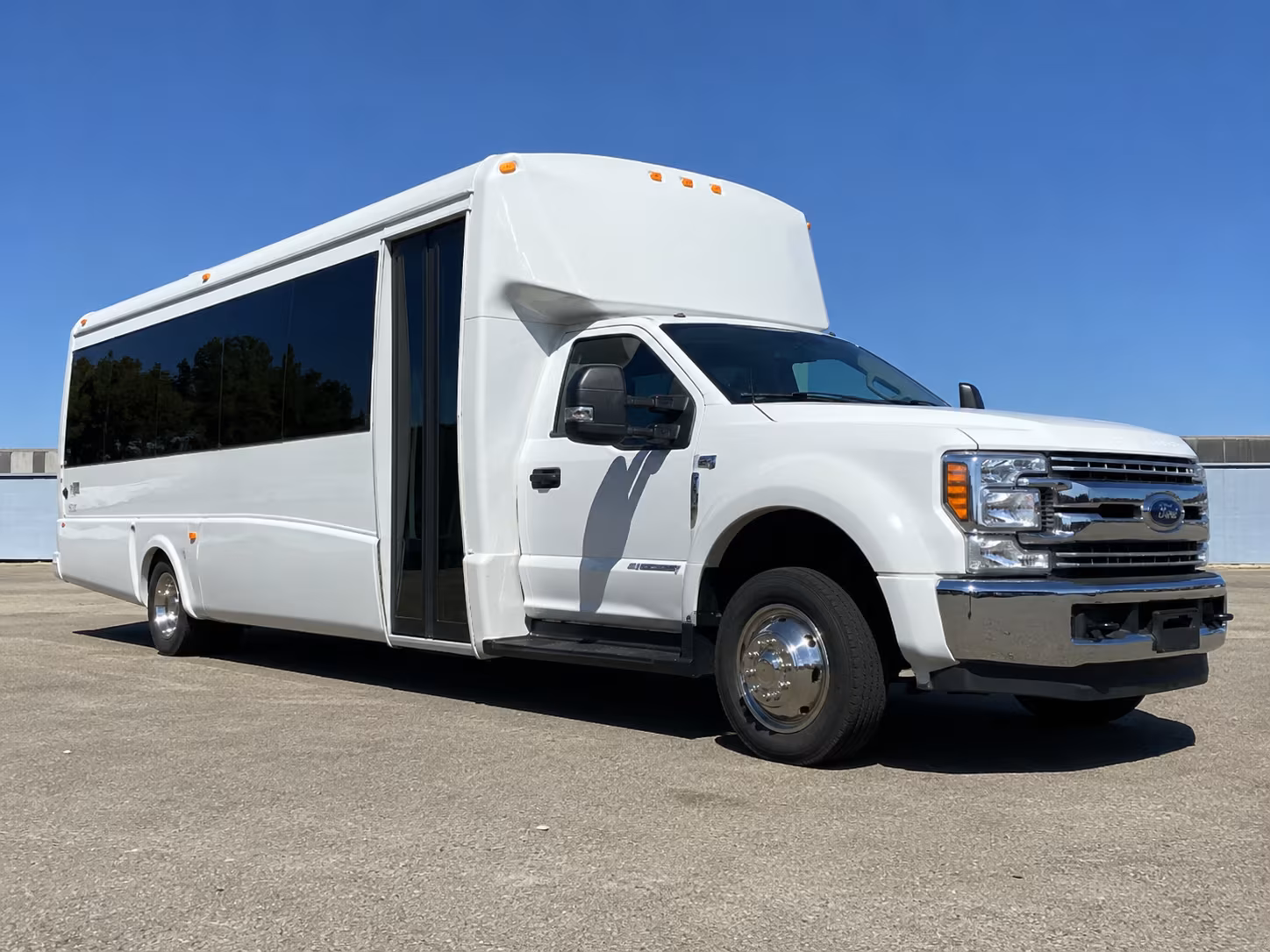 fullerton charter buses for corporate transportation