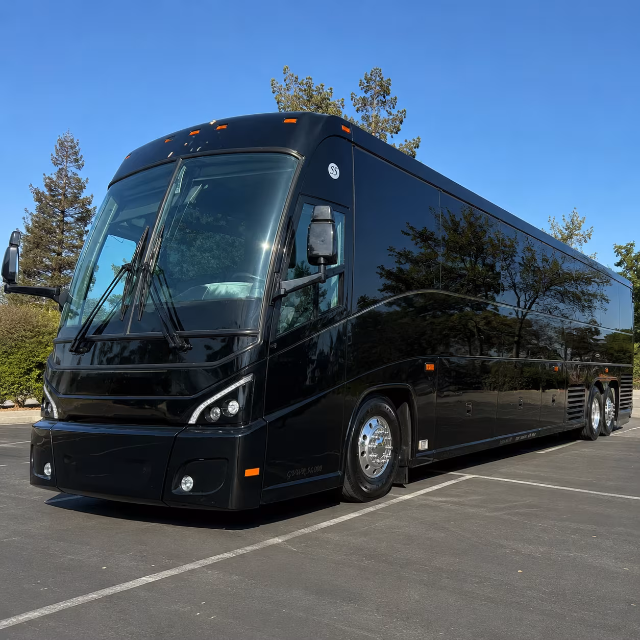 lakewood employee charter buses for small teams and large workforces