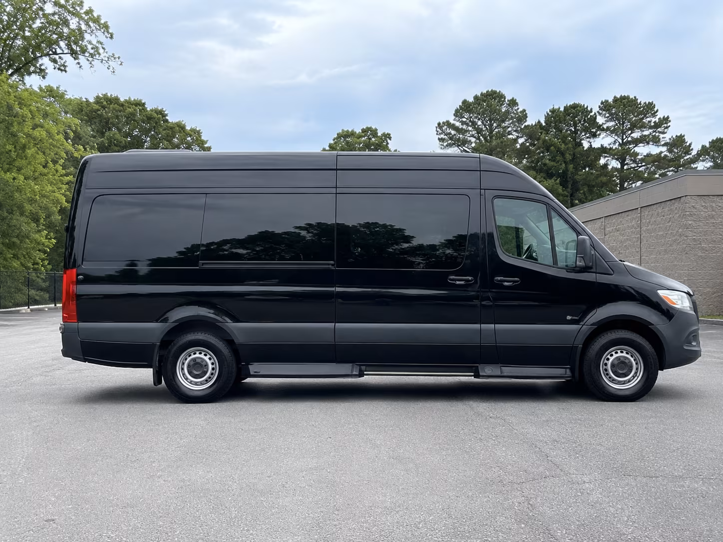 lakewood timely airport transportation for lakewood groups