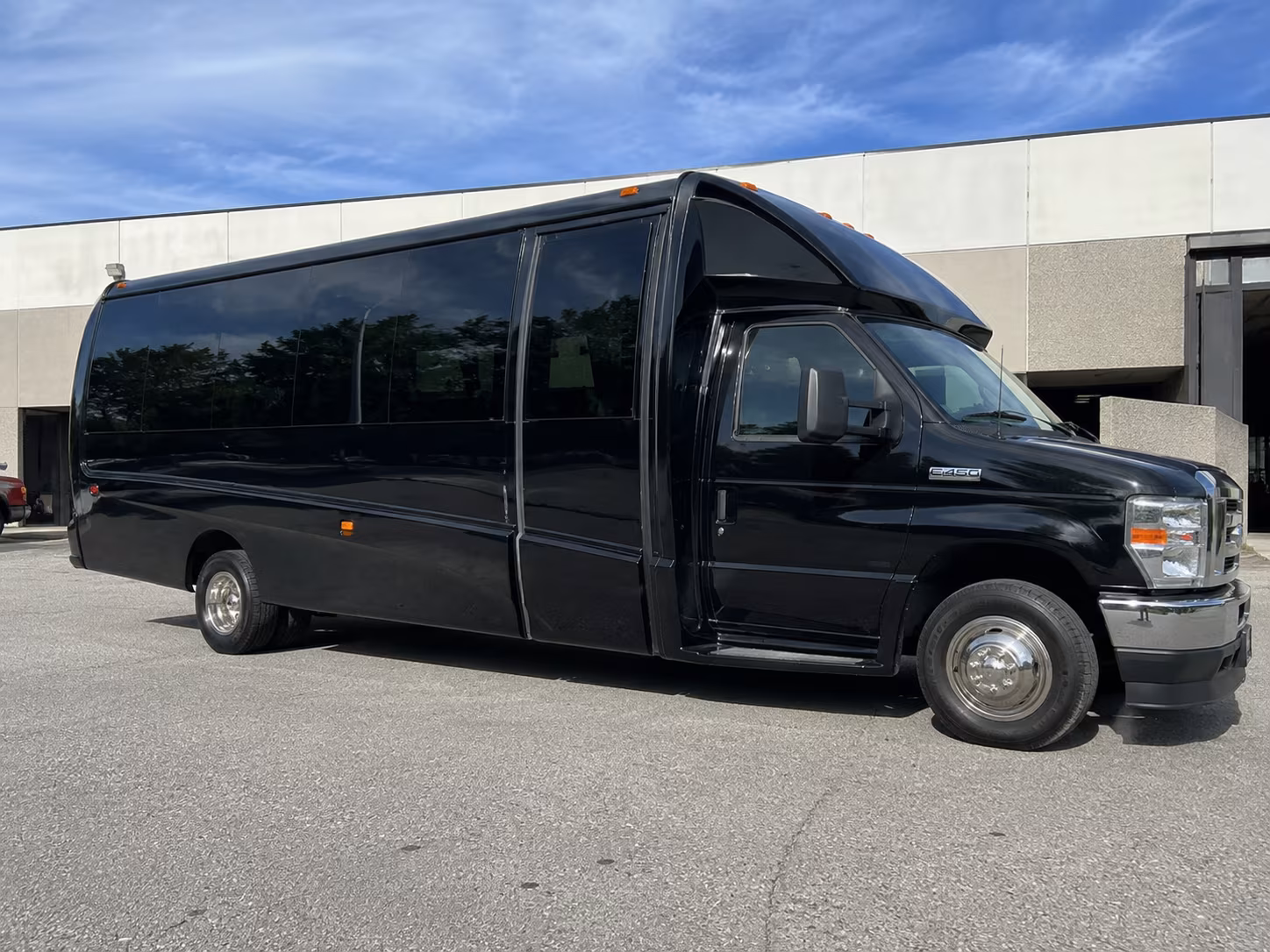 shuttle guests between hotel blocks and your cerritos venue without the 91 freeway headache